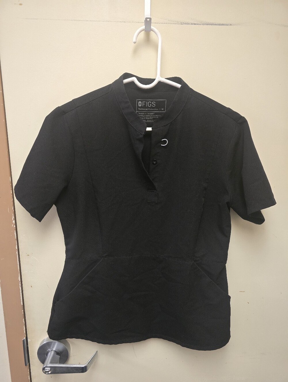 FIGS Black Short-Sleeve Scrub Top